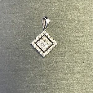 18k White Gold .50/CT Diamond Pendant for Necklace